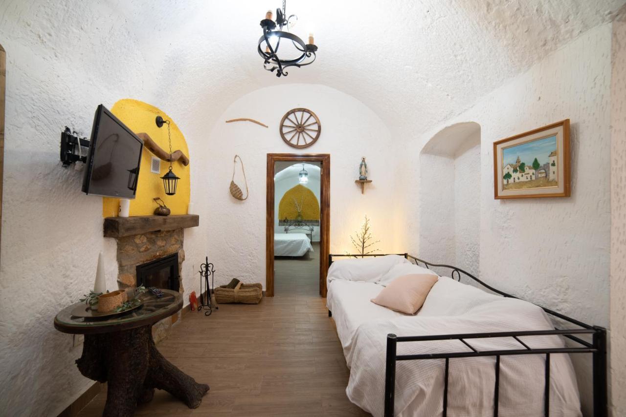 Cuevas Cortijo Gachas Holiday home *